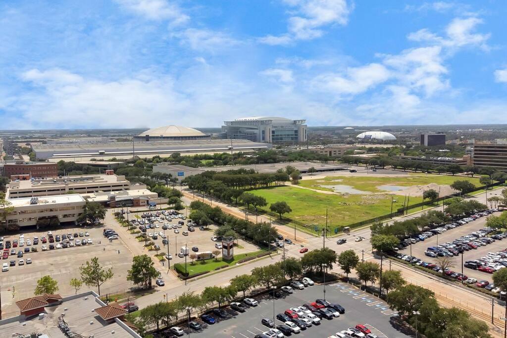 Modern Condo Near Texas Medical Center W Free Parking Houston Buitenkant foto