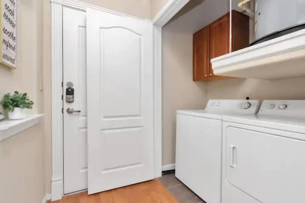Modern Condo Near Texas Medical Center W Free Parking Houston Buitenkant foto